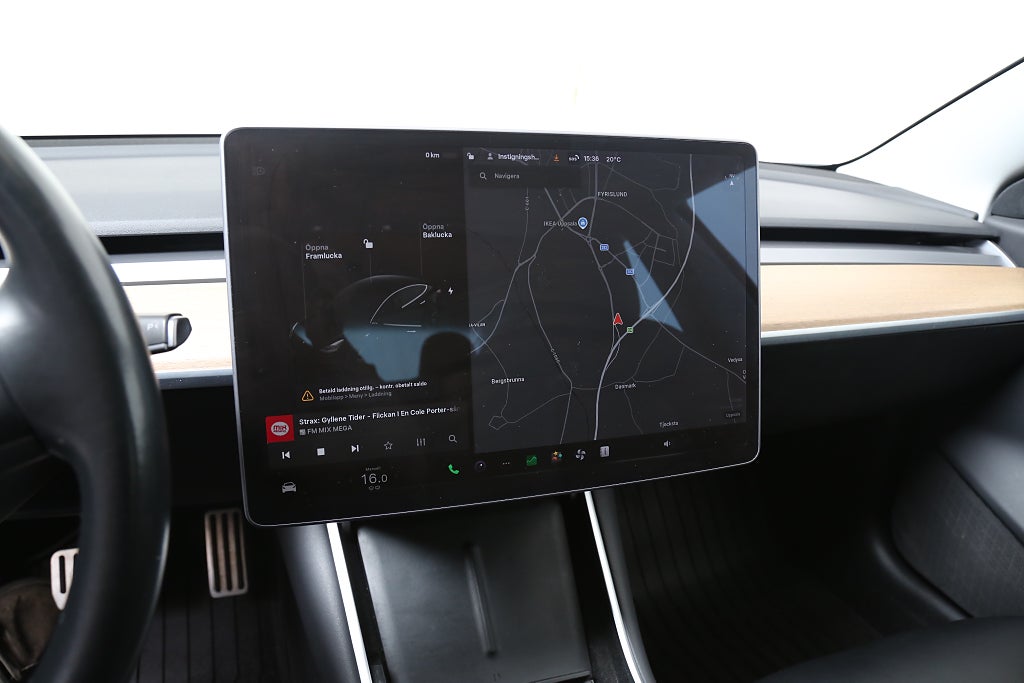 Tesla Model 3 Long Range AWD | Pano | B-Kamera | Skinn | 2019