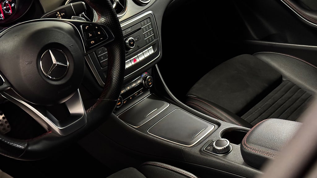 Mercedes-Benz CLA200 200 SB Aut AMG Line Dragkrok Värmare Night Package bild 17