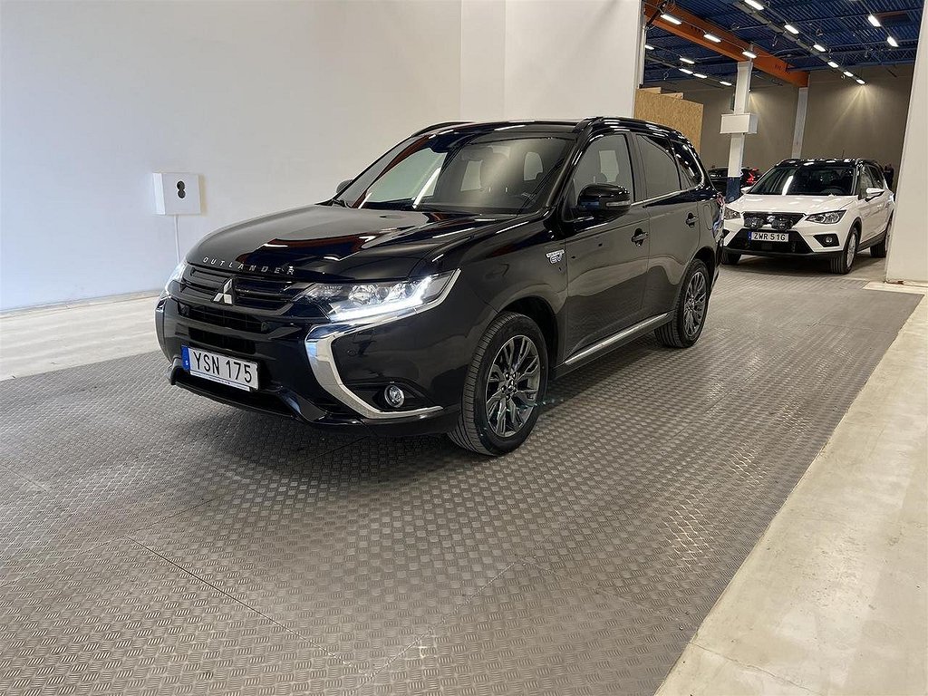 Mitsubishi Outlander PHEV CVT Edition 100 / BUSINESS / DRAG