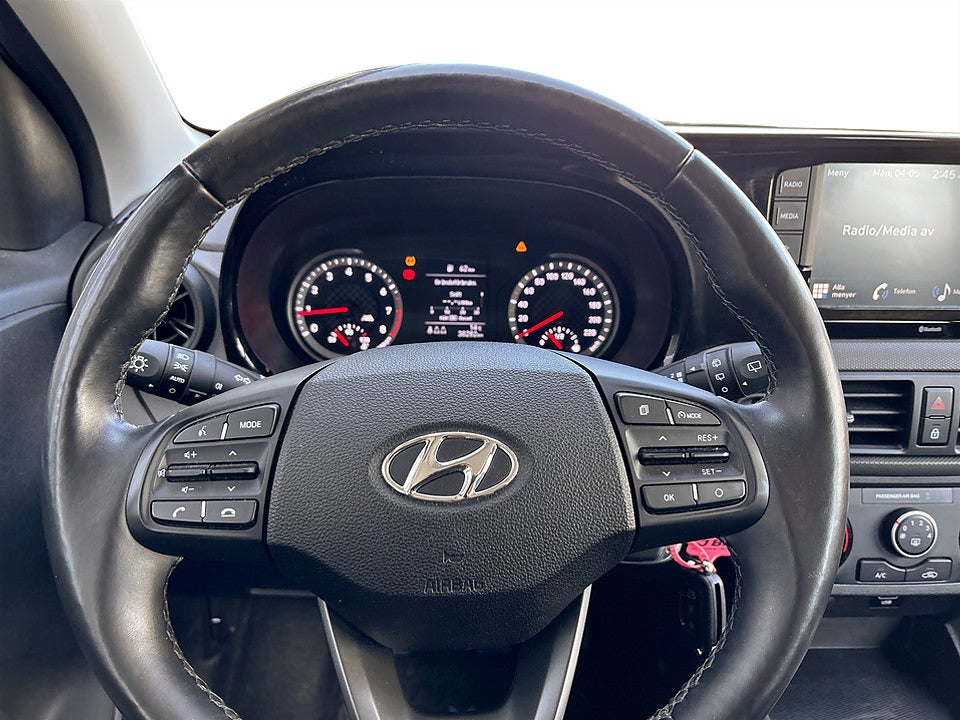 Bild på Hyundai i10 Essential 1.0 MPi 67hk CARPLAY RATTVÄRME