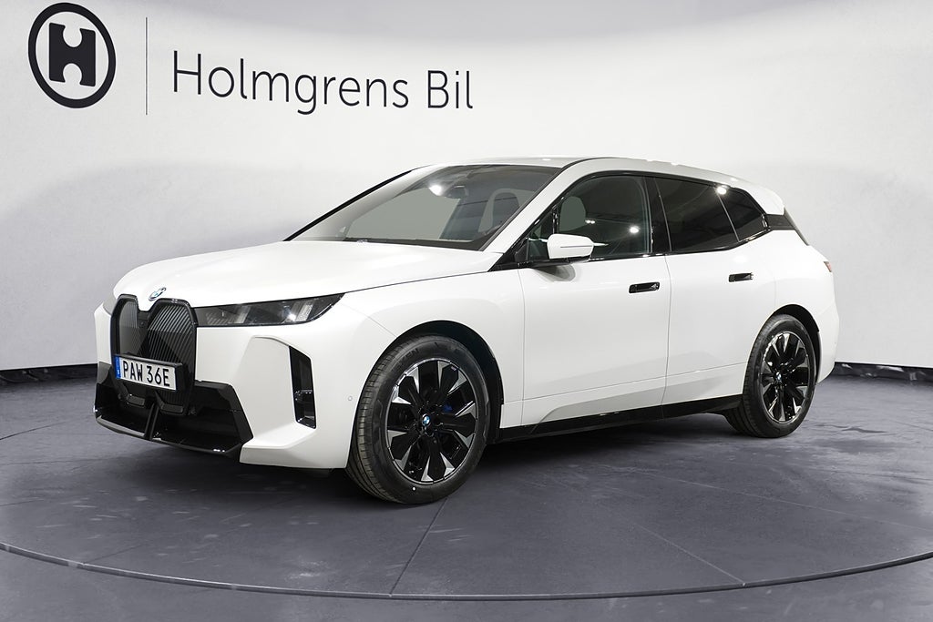 BMW iX xDrive60 2,95% ränta Charged M Sport Ed Drag DA Pro
