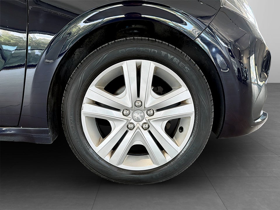 Bild på Peugeot 208 Style 1.2 PT 82hk Aut PANO DRAG