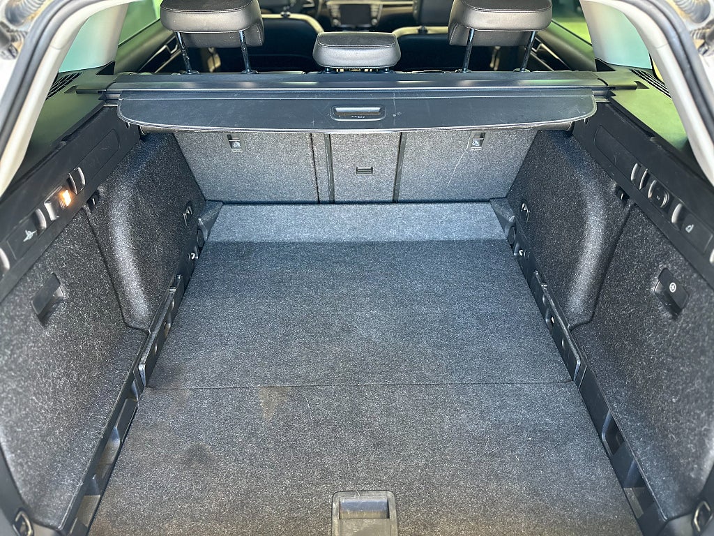 Skoda Superb Kombi 2.0 TDI 4x4 Business L&K/B-Kamera/Fjärr-Värm/Drag