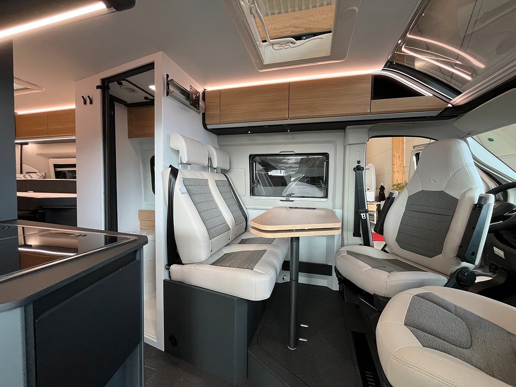 Adria Twin 640 SLB (60Y) / Långbädd / B-körkort / Automat - Adria