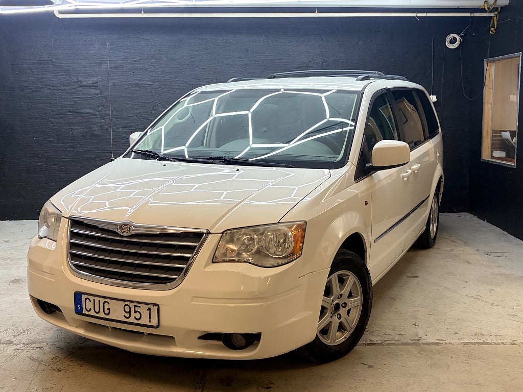 Chrysler Town & Country 3.8 V6 Euro 5 Nybesiktad 