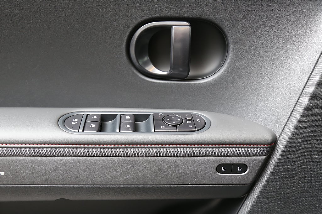 Hyundai IONIQ 5 84 kWh AWD N-Line / Soltak / Tech-paket fd. demobil 2025