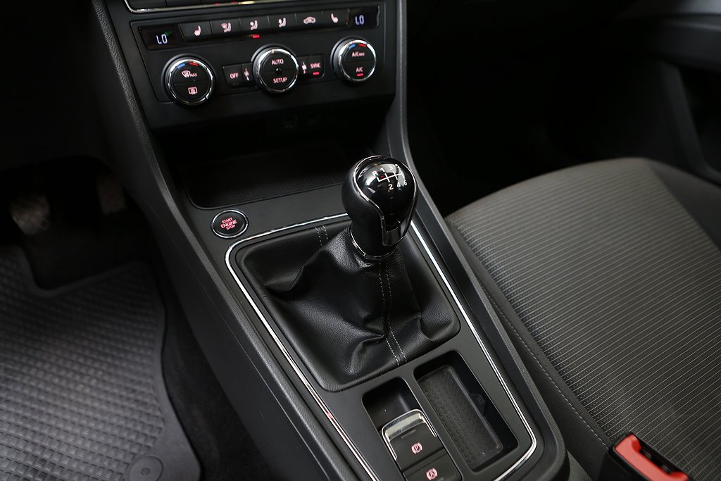 Seat Leon ST 1,2 TSI 110hk Style Kombi Panorama Kamera Drag 2018