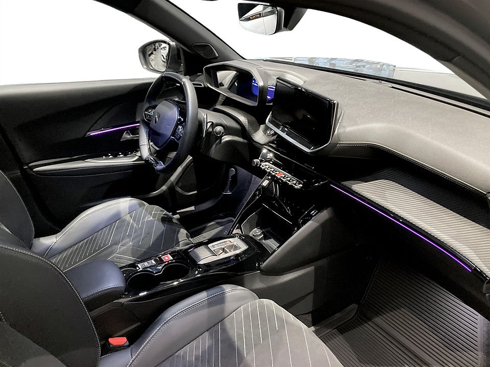 Bild på Peugeot 2008 GT 1.2 PT 130hk Aut - PL 24 månader/2000 mil