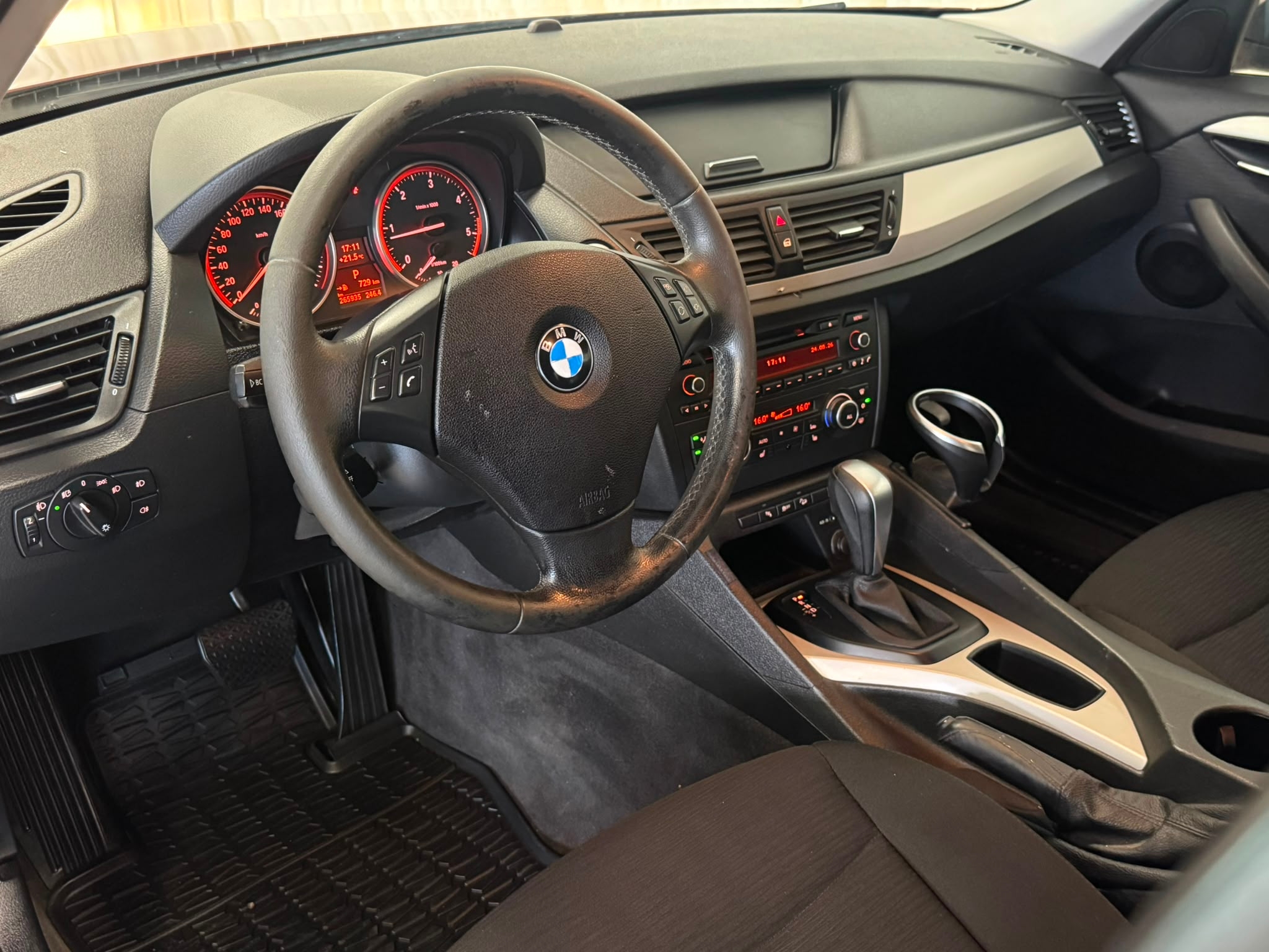 BMW X1 2012, kuva 7/48