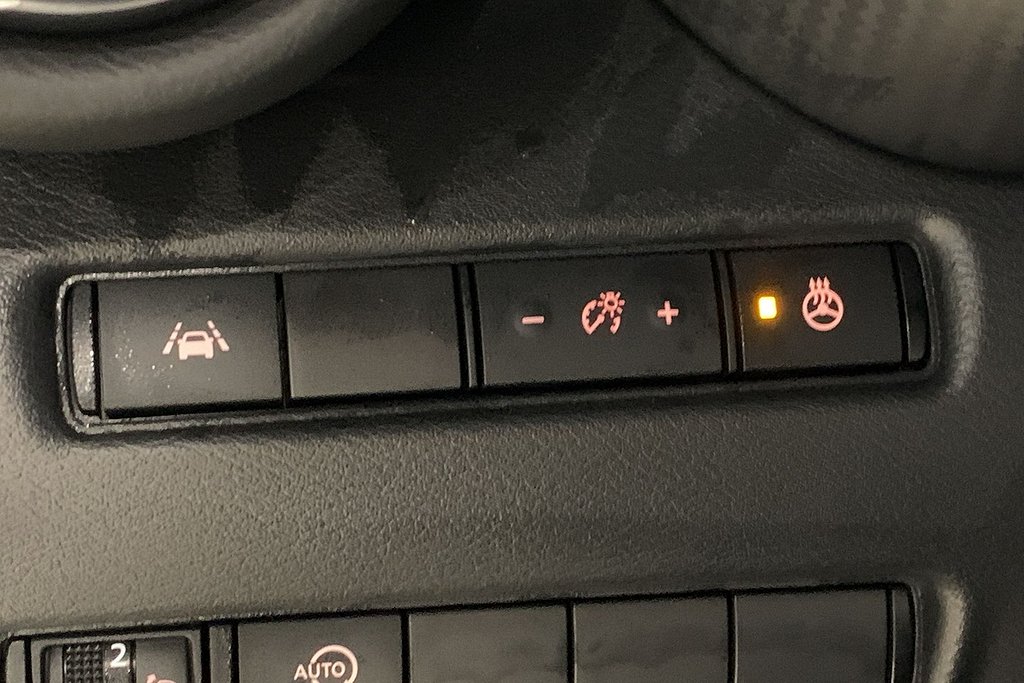 Nissan Juke 1,0 DIG-T 114 hk 6MT N-Connecta Navi Kamera 2024