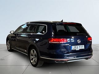 Volkswagen Passat Alltrack 2.0 TDI BMT 4M Drag Värmare Kamera Psens Fullservad S&V bakifrån