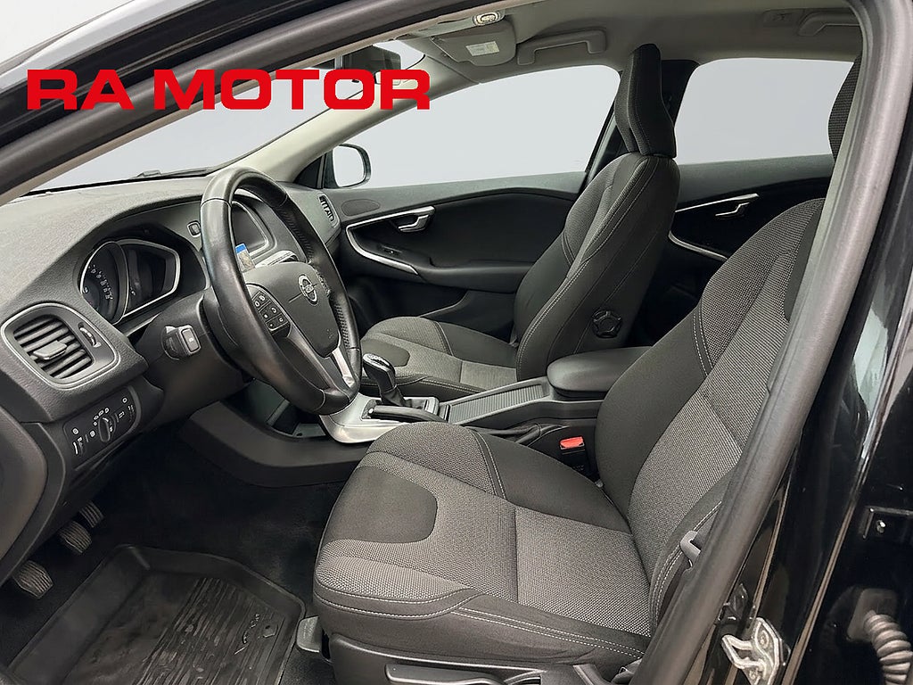 Volvo V40 T3 150hk Kinetic | Backsensorer | Drag | Värmare |