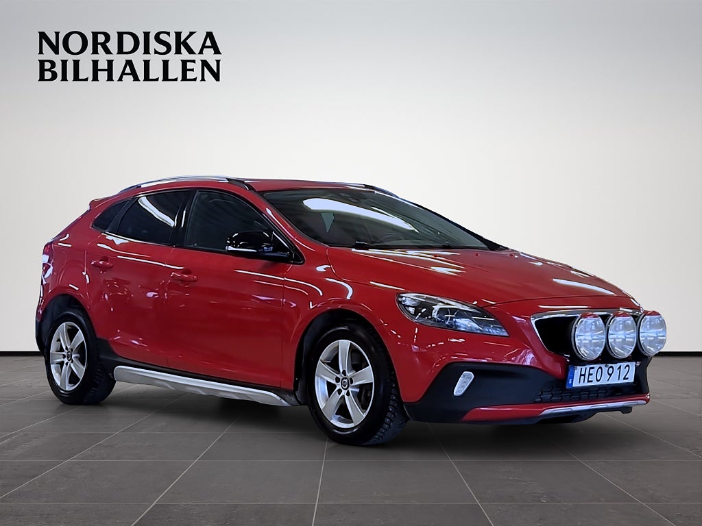 Volvo V40 Cross Country T4 AWD Geartronic Momentum Värmare Dragkrok Bluetooth