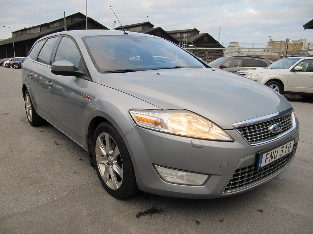 Ford Mondeo Kombi 2.0 Flexifuel Titanium ACC/GPS/NyBes/Skinn