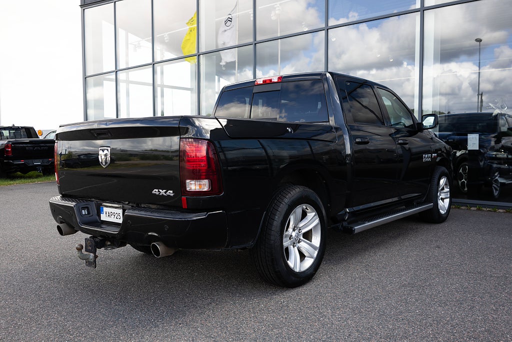 Dodge RAM 1500 Crew Cab 5.7 V8 HEMI Laramie Sport Rambox