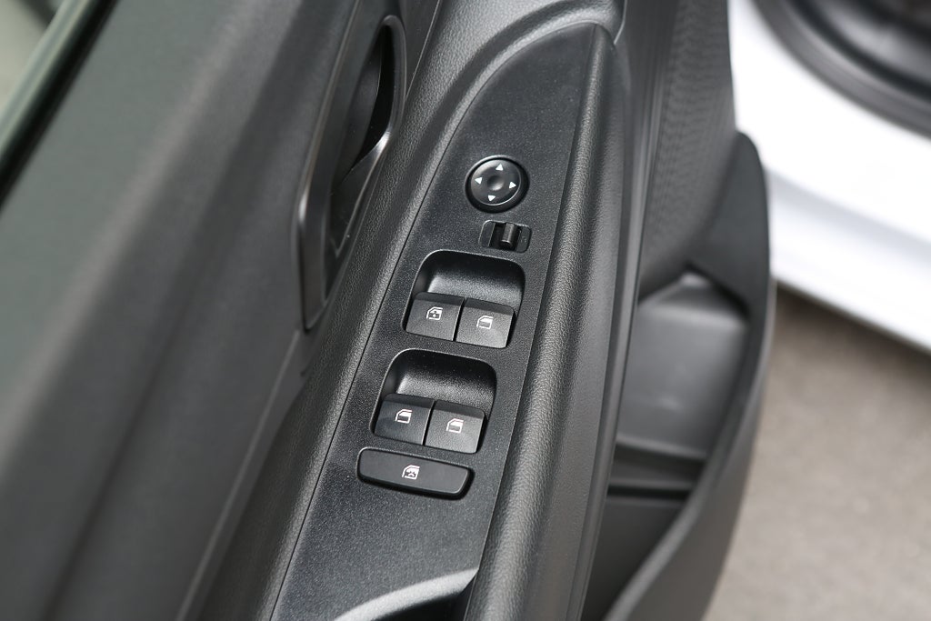 Hyundai i20 1.0 T-GDi MHEV Essential Automat kamera Navi fd. demo