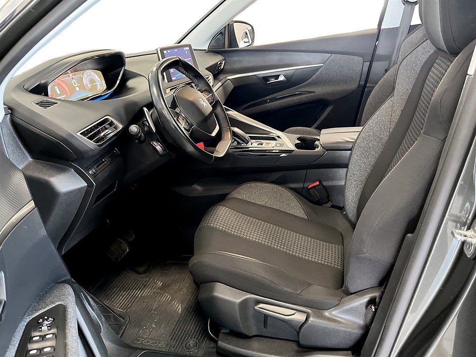 Bild på Peugeot 3008 Active 1.2 PT 130hk Aut BACKSENSORER DRAG