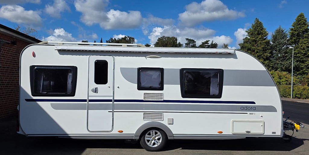 Adria Adora 563 PU Queenbed Solpanel Mover Markis Cykelställ