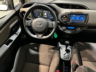 Toyota Yaris Hybrid Active Mvärm Kamera Kamkedja S/V-hjul