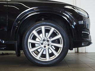 SUV Volvo XC90 8 av 28