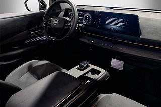 SUV Nissan Ariya 8 av 28