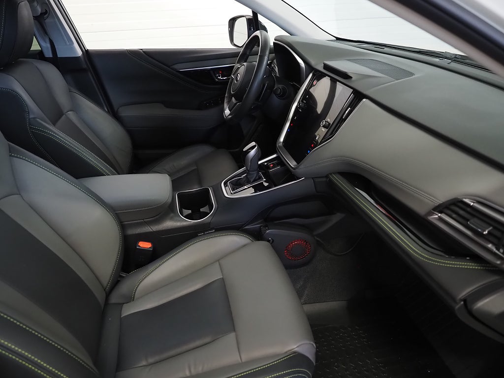 Subaru Outback 2,5i 169hk XFuel Field AWD Aut Motorv Dragkrok
