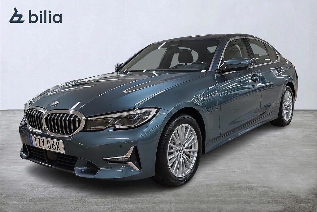BMW 330e Plug Hybrid Luxury Line