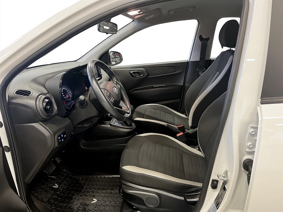 Bild på Hyundai i10 Essential 1.0 blue AMT 67hk CARPLAY RATTVÄRME