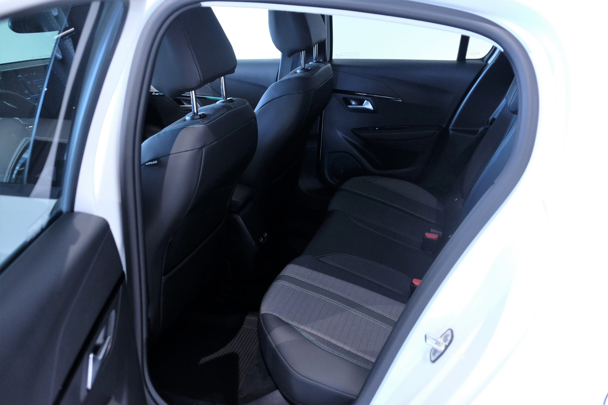 Peugeot 208 Allure Pack PT 100hk AUT 2023, kuva 5/44