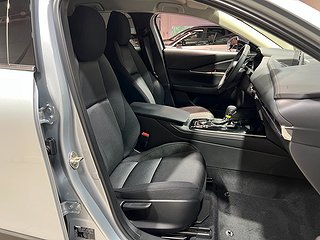 SUV Mazda CX-30 8 av 21