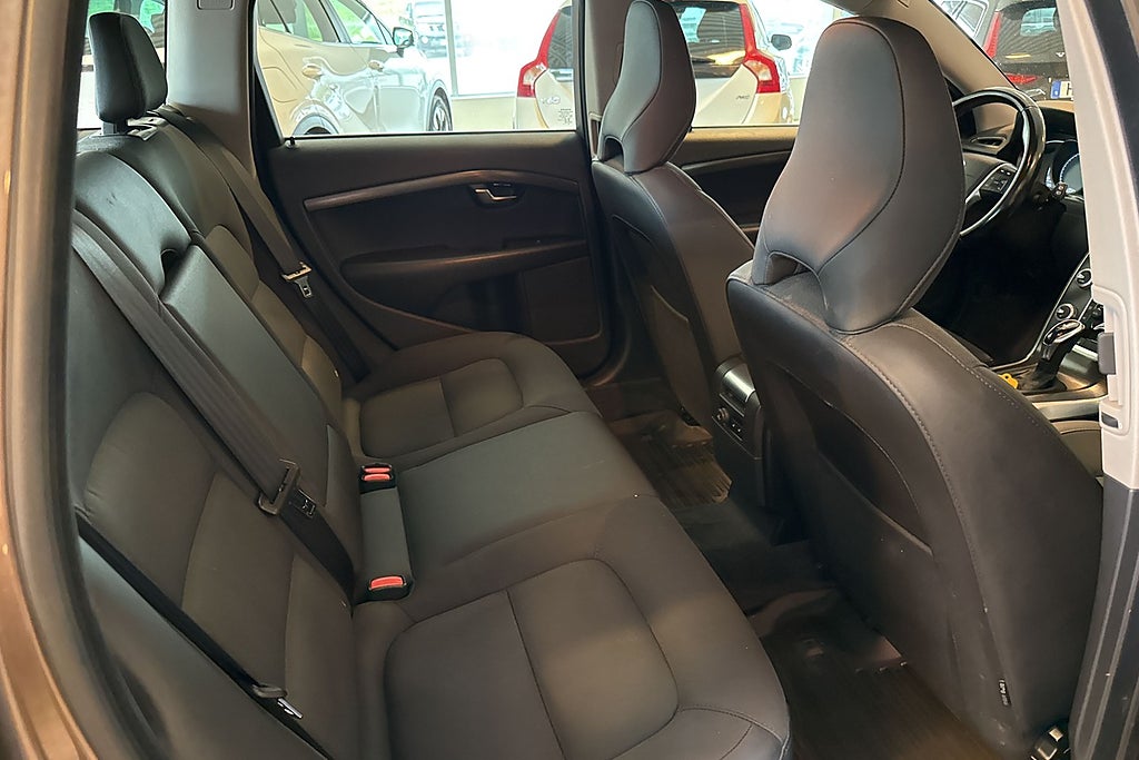Volvo XC70 D4 AWD Automat Momentum Vämare Drag K-rem Bytt 1 ägare miniatyr 12
