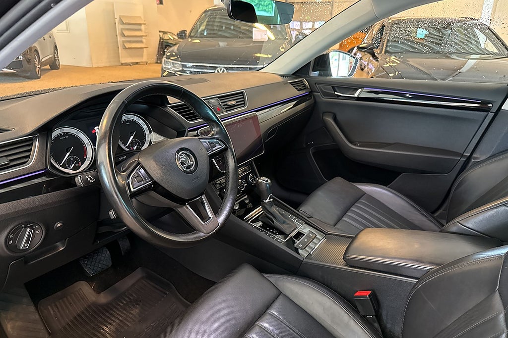 Skoda Superb Kombi 2.0TDI 4x4 Automat L&K Drag Värmare Kamera Navi  miniatyr 6