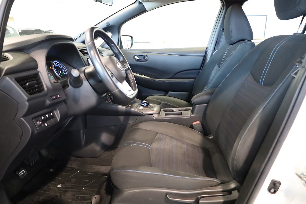 Nissan Leaf 40 kWh Acenta Kamera Navi Leasbar Rattvärme Carplay 2022