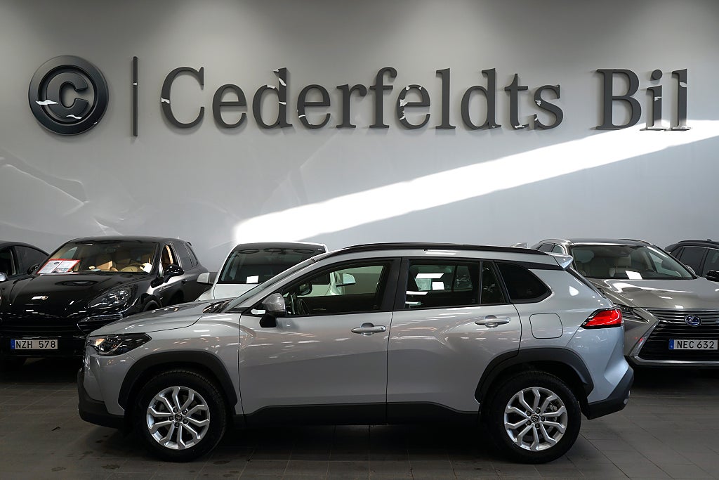 Toyota Corolla Cross Hybrid AWD-i e-CVT GPS Kamera MOMS