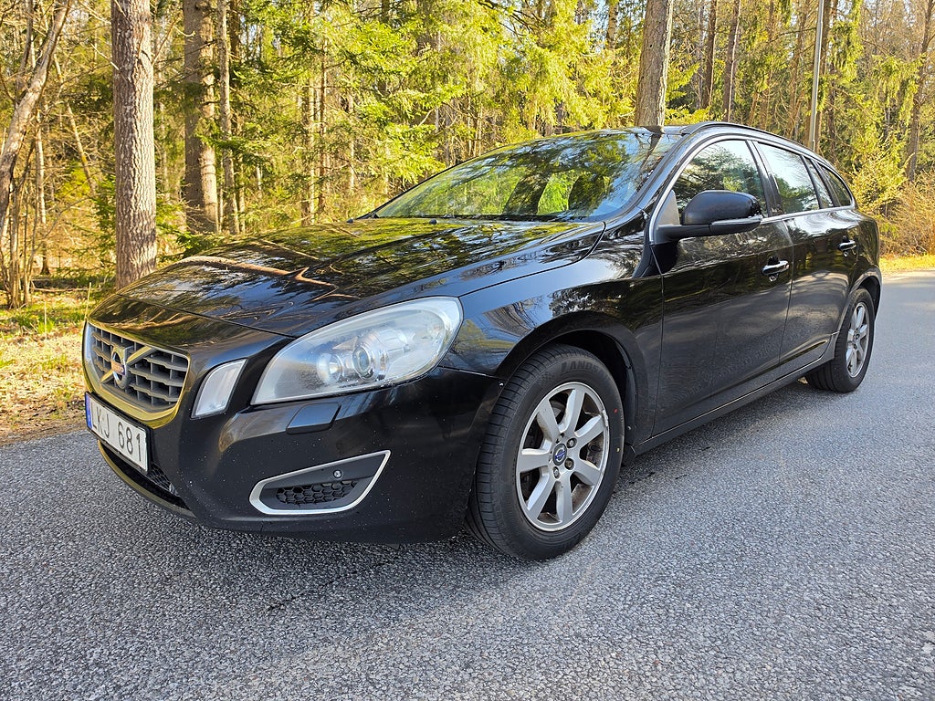 Volvo V60 D4 Geartronic Momentum / Ny Kamrem / DRAG / P-SENSORER