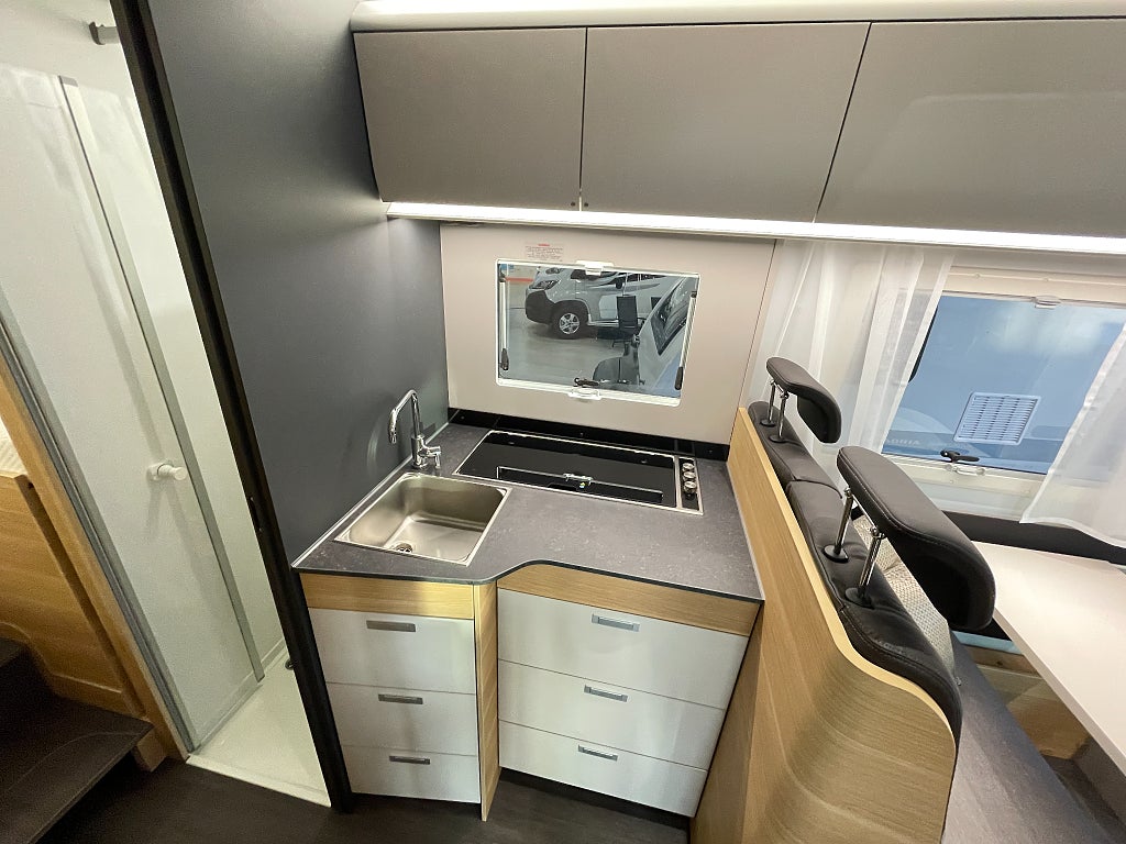 Adria Coral Axess 670 SL /Automat140hk/Elpatron/B-körkort - Adria