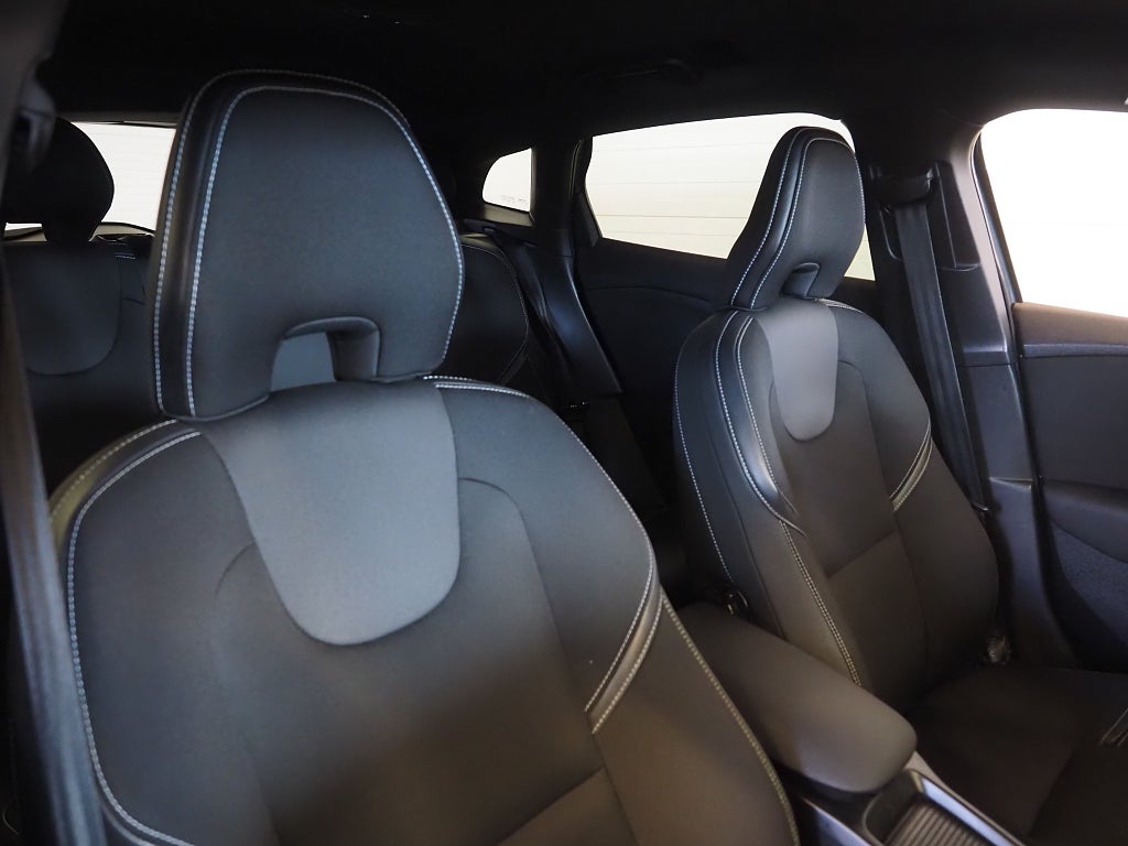 Volvo V40 D3 115hk Business Advanced Momentum | B-Kamera | VOC |