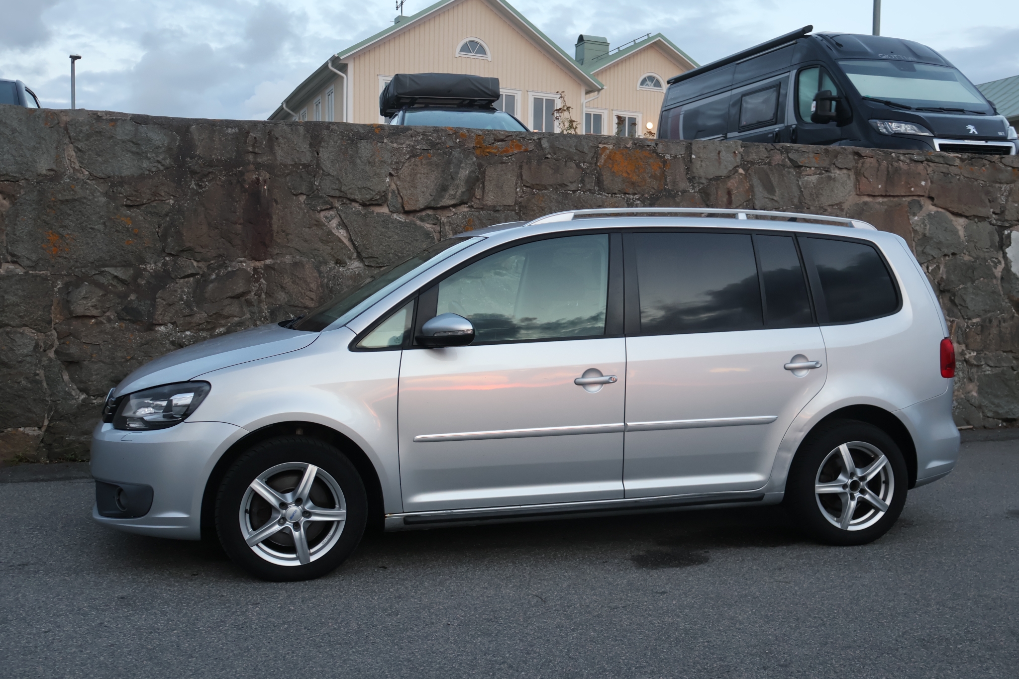 Volkswagen Touran 2014, bild 3/46