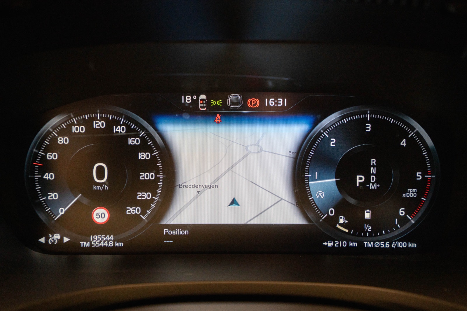 Volvo V60 B4 Advanced KAMERA D-VÄRMARE 1-ÄGARE ADAPTIV-FART MOMS 2022 - miniatyr 19