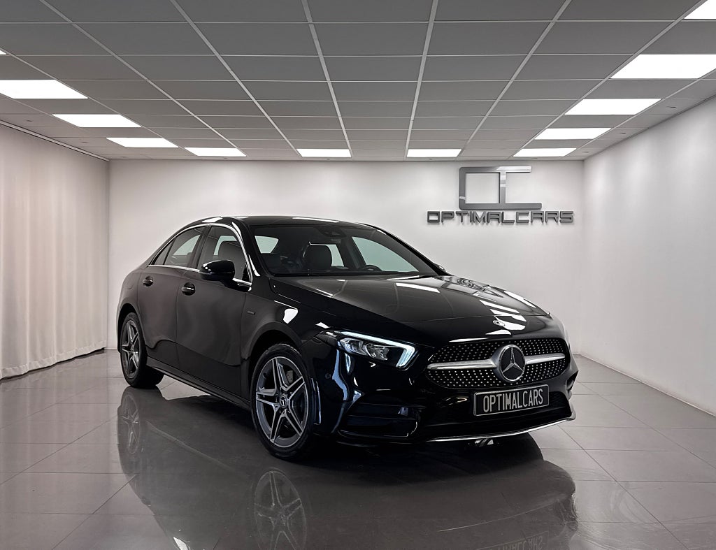 Mercedes-Benz A 250 e Sedan 8G-DCT AMG Line, Base 
