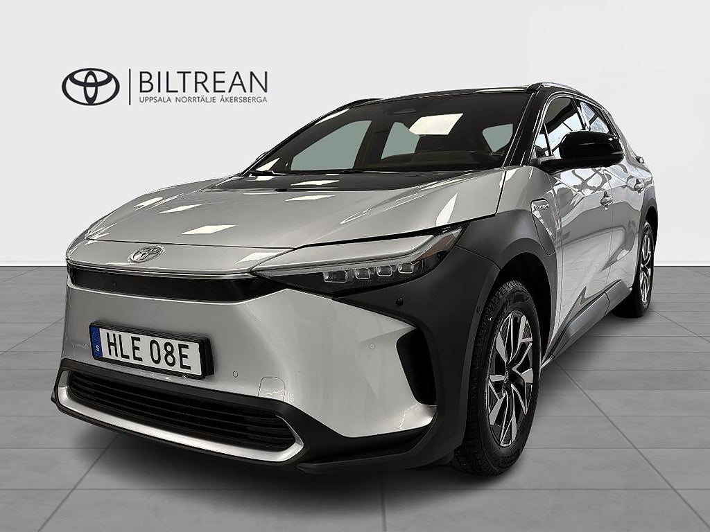 Toyota bZ4X AWD Executive Bi-Tone Panorama 20" V-hjul Ingår