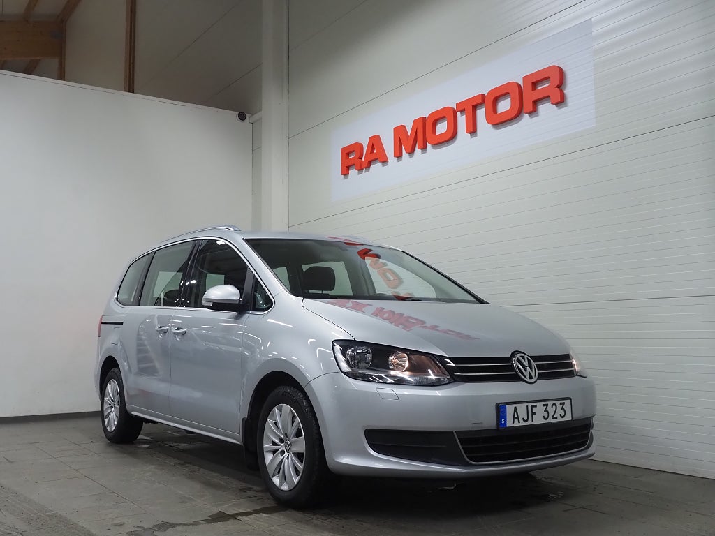 Volkswagen Sharan 7-sits 2.0 TDI 140hk Masters Dragkrok D-Värm Kamera 2015
