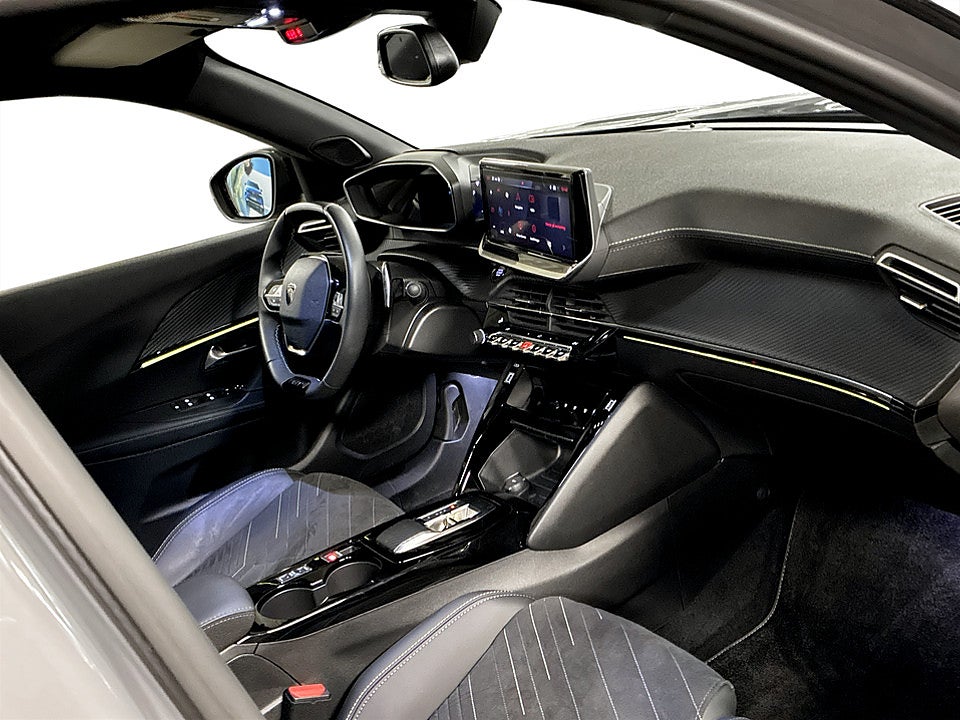 Bild på Peugeot 2008 GT 1.2 PT 130hk Aut B-KAMERA CARPLAY