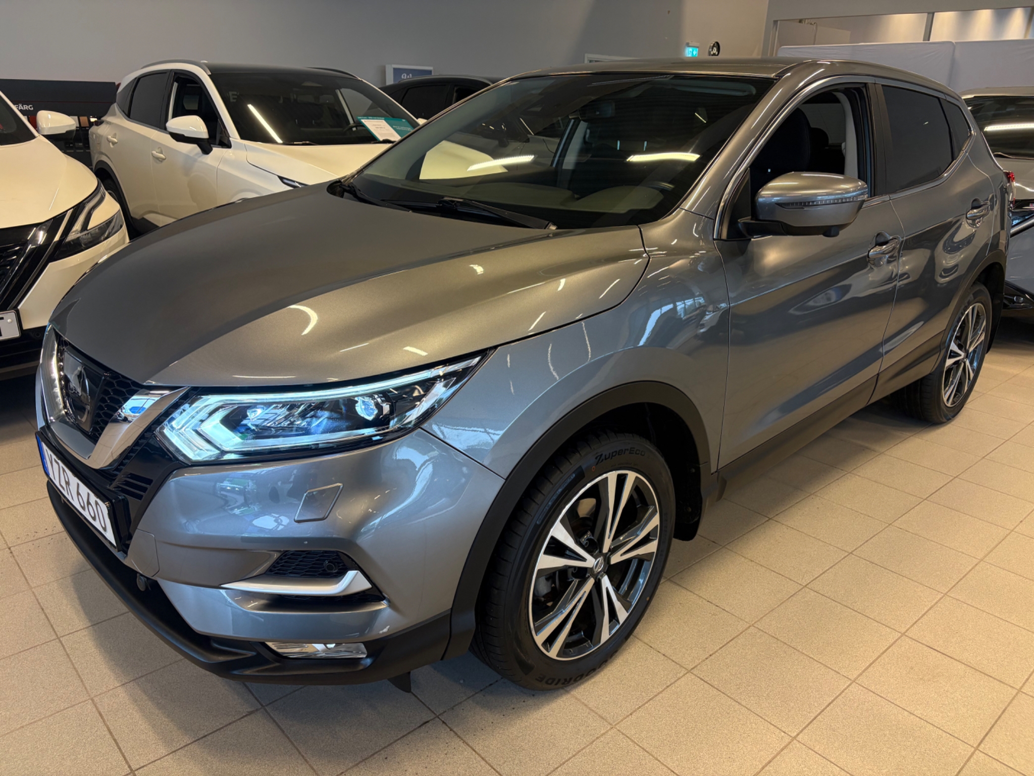 Nissan Qashqai 1.3 DIG-T 140 hk Tekna 2019, bild 3/10
