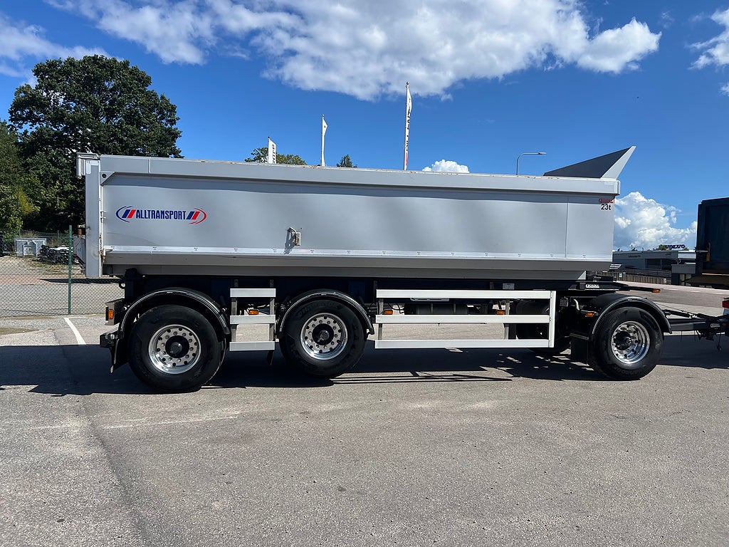 Övriga Roadex 3 Axlad tippvagn,
