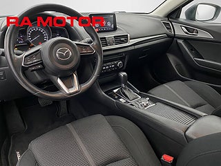 Halvkombi Mazda 3 8 av 20