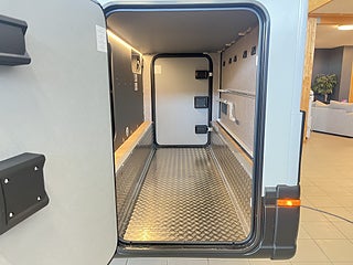 Husbil-halvintegrerad Dethleffs GLOBEBUS PERFORMANCE 4X4 T46 8 av 30