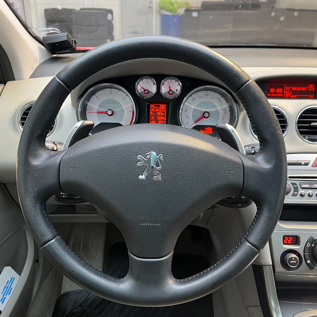 Peugeot 308 5-dörrar 1.6 HDi Panorama Dragkrok Kamrem bytt!