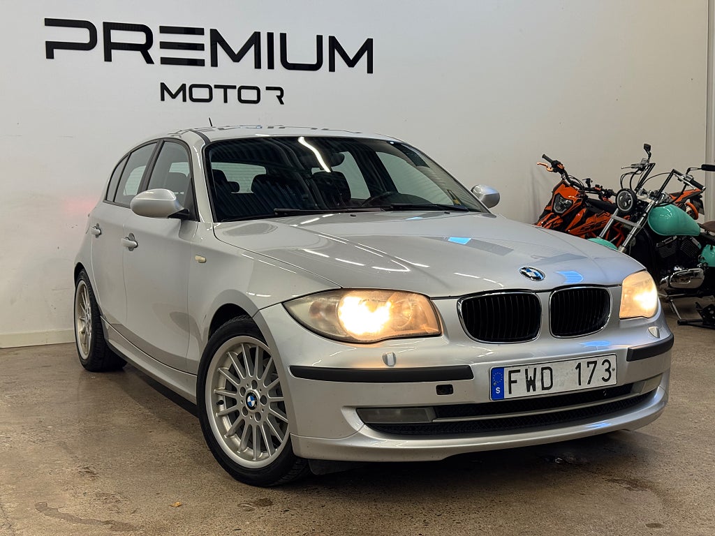 BMW 118d LCI Steptronic Advantage Dragkrok, AUX, Automat 143hk