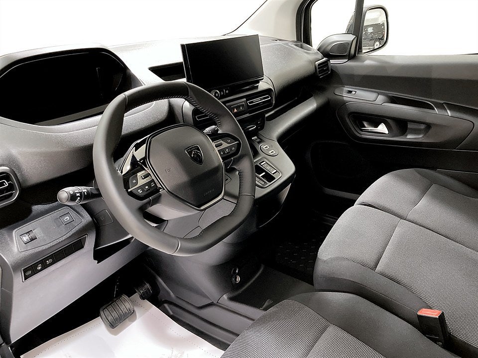 Bild på Peugeot Partner Plus BlueHDi 130hk Aut L1 - OMGÅENDE LEVERANS!